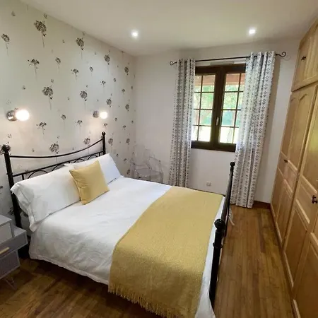 Jeanroy A Cheerful 2 Bedroom Rural Holiday home